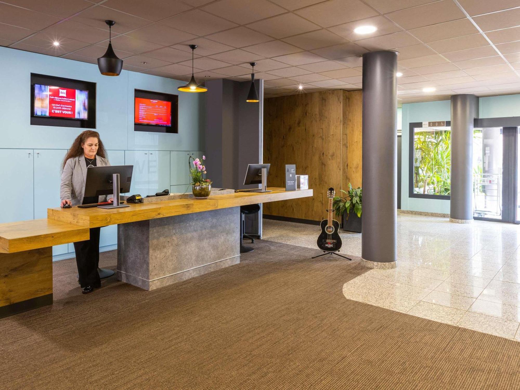Ibis Centre Hotel 3*
