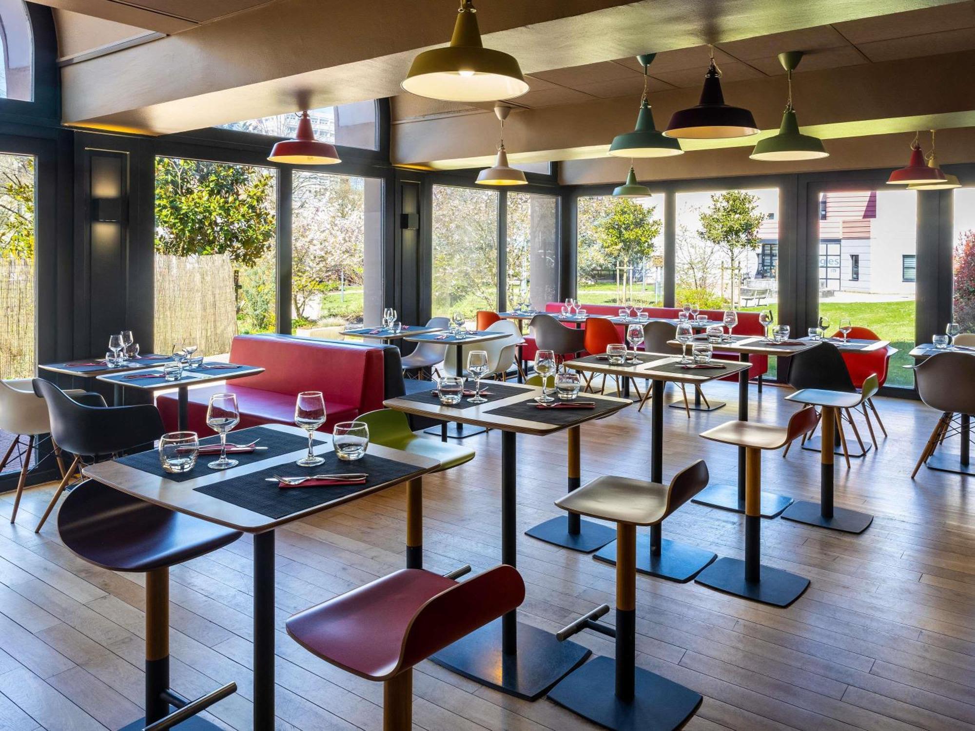 Ibis Centre Hotel 3*