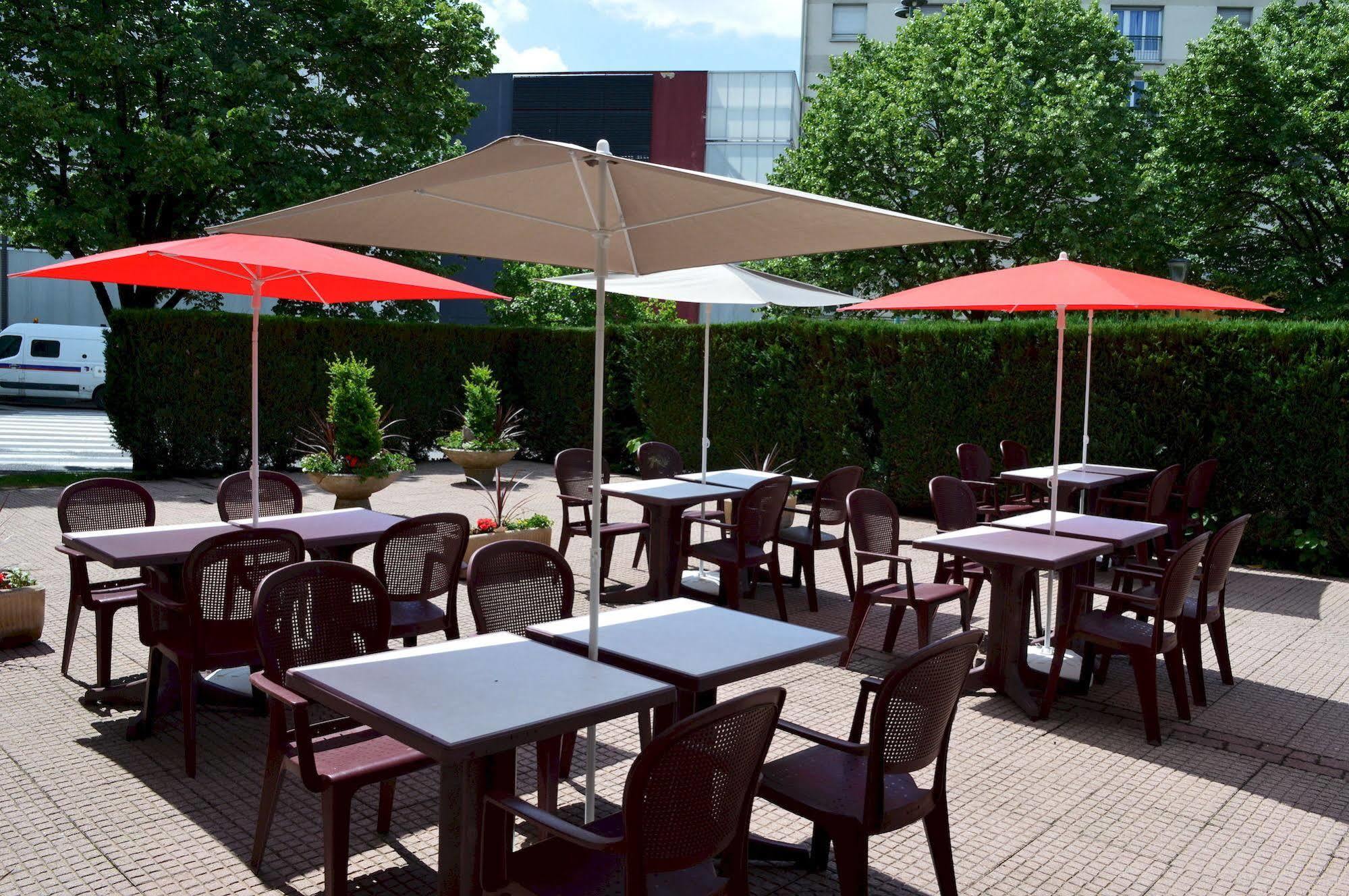 Ibis Centre Hotel 3*